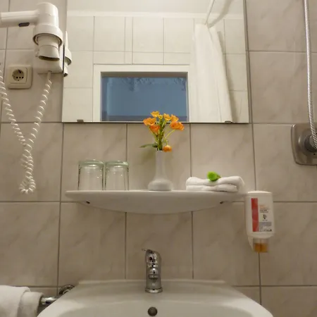 Safestay Kurfurstendamm 3* ברלין