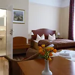 Safestay Kurfurstendamm Hotel 3*